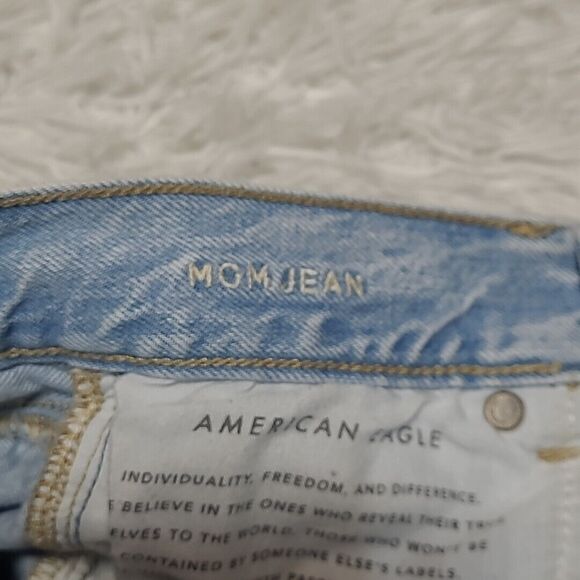 American Eagle Mom Jean Womens Size 2 Regular Light Wash High Rise Distressed - Picture 7 of 12